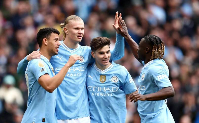 埃因霍温发布备战花絮；国际比赛日内部沟通；NBA季后赛任务艰巨；更衣室氛围转暖的简单介绍