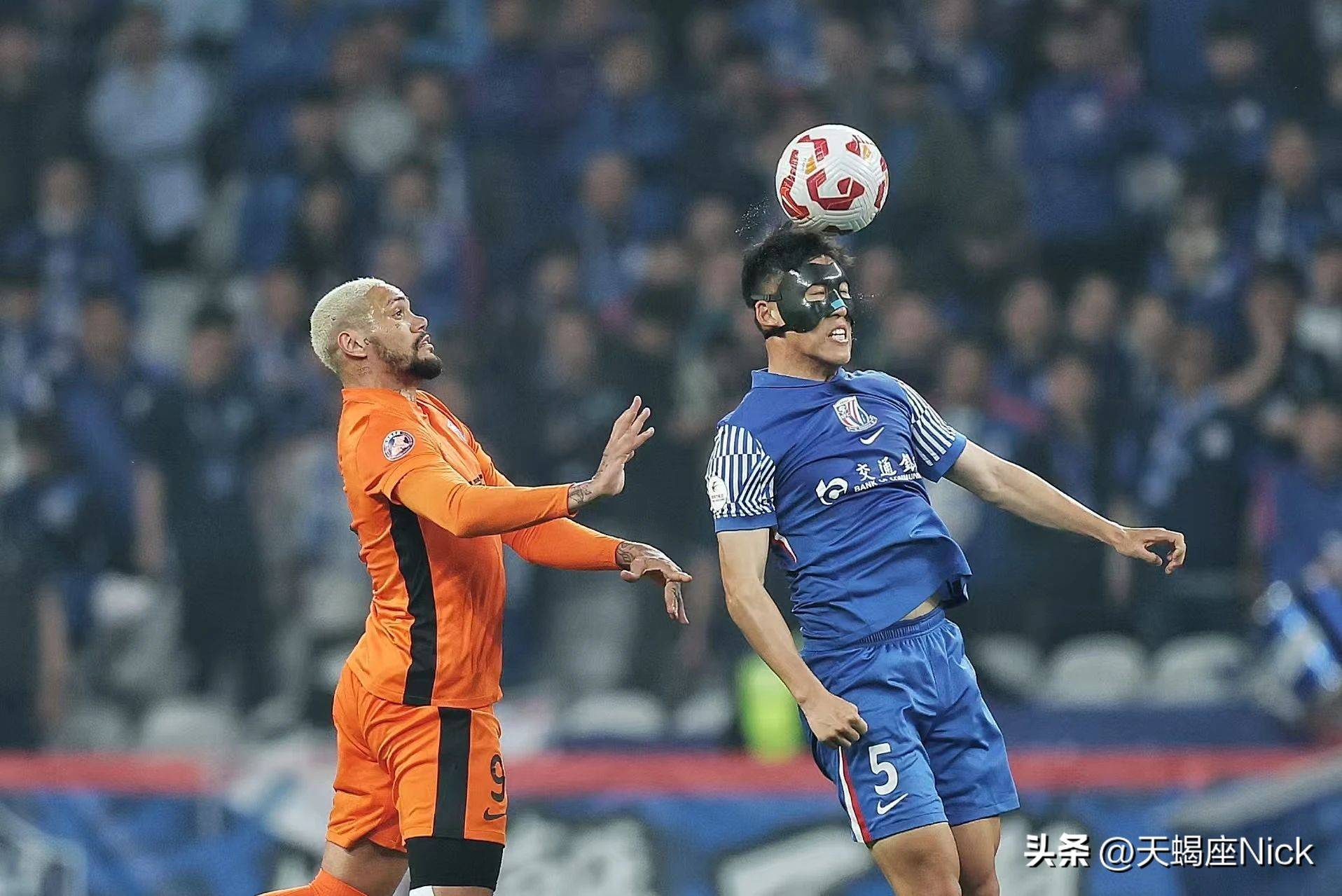 转会期中超传出新动向；AC米兰手感冰凉；管理层表态——球迷炸锅；球探报告显示潜力的简单介绍